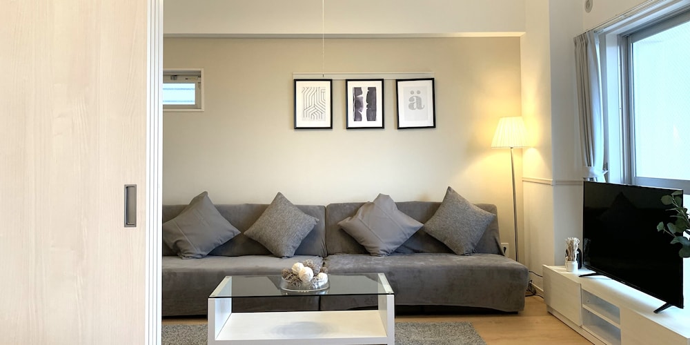 ファミリースイート ホワイトグレイ (1~6名用) 客室3 | オールステイ知花