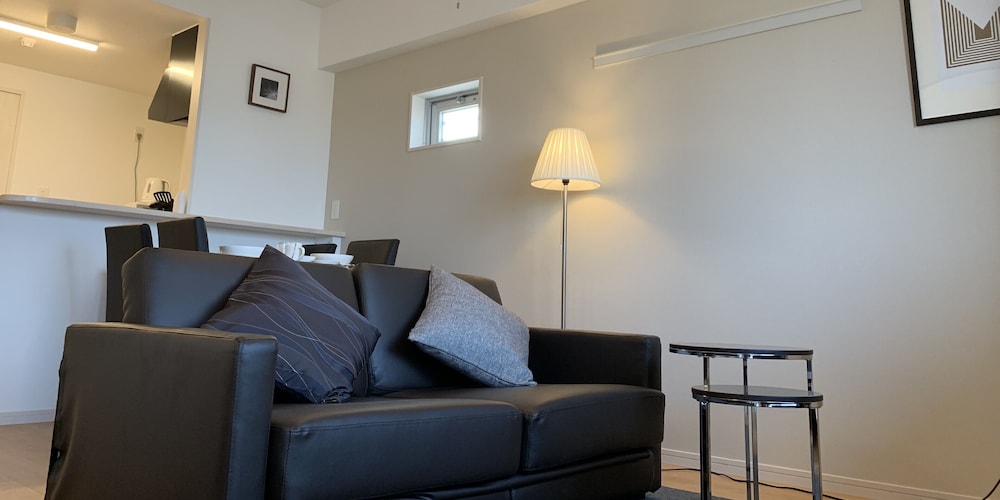 ファミリースイート ブラウン 6 客室3 | オールステイ知花