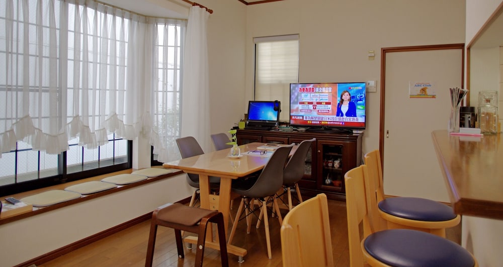 一棟貸 客室内のダイニングエリア0 | NYOZE HOUSE