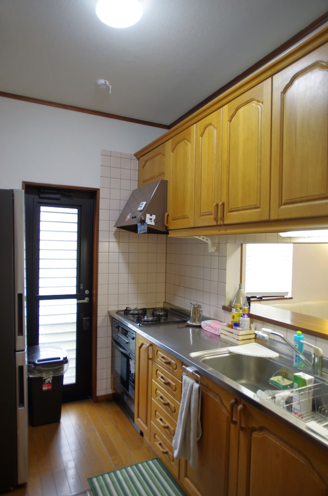 一棟貸 共用キッチン2 | NYOZE HOUSE