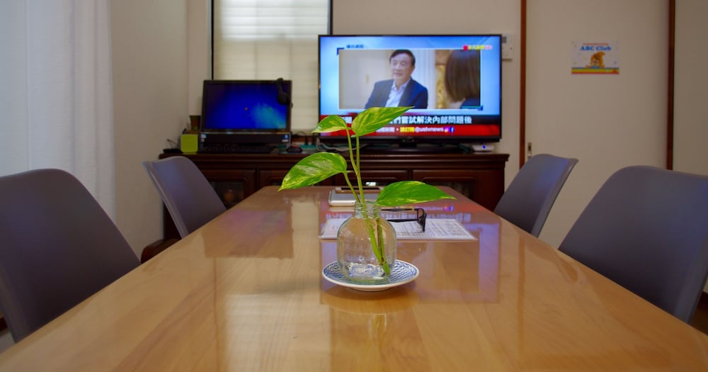 一棟貸 客室内のダイニングエリア1 | NYOZE HOUSE