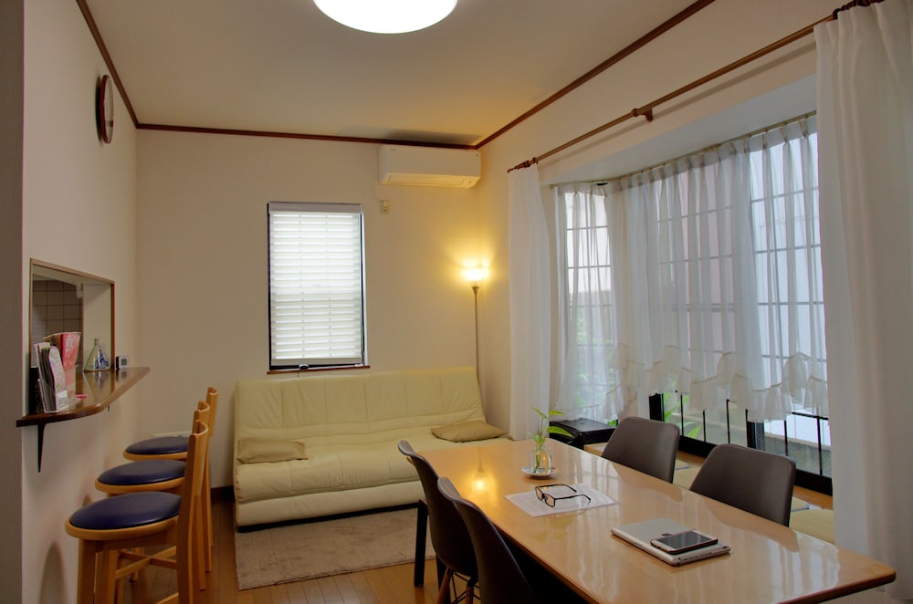 一棟貸 リビング エリア0 | NYOZE HOUSE