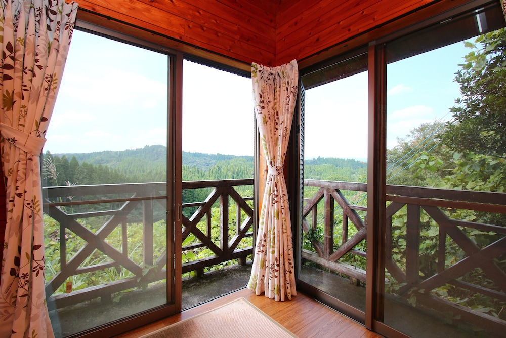 ファミリーバンガロー テラス / パティオ0 | 五ヶ瀬の里キャンプ村＆ゲストハウス