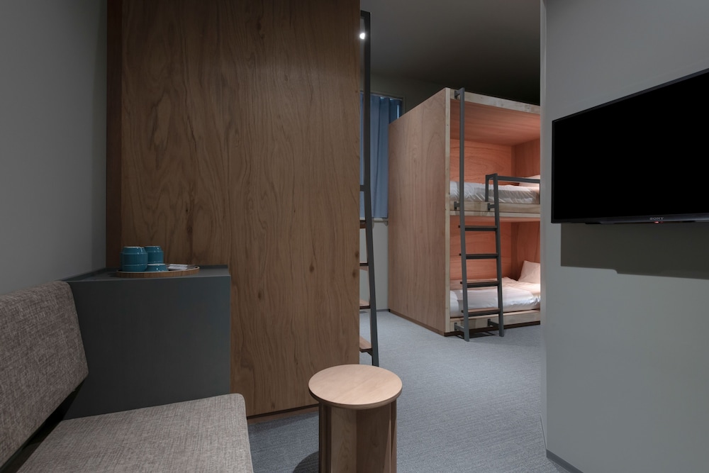 Moderate Bunk Group 客室1 | KAIKA 東京 by THE SHARE HOTELS