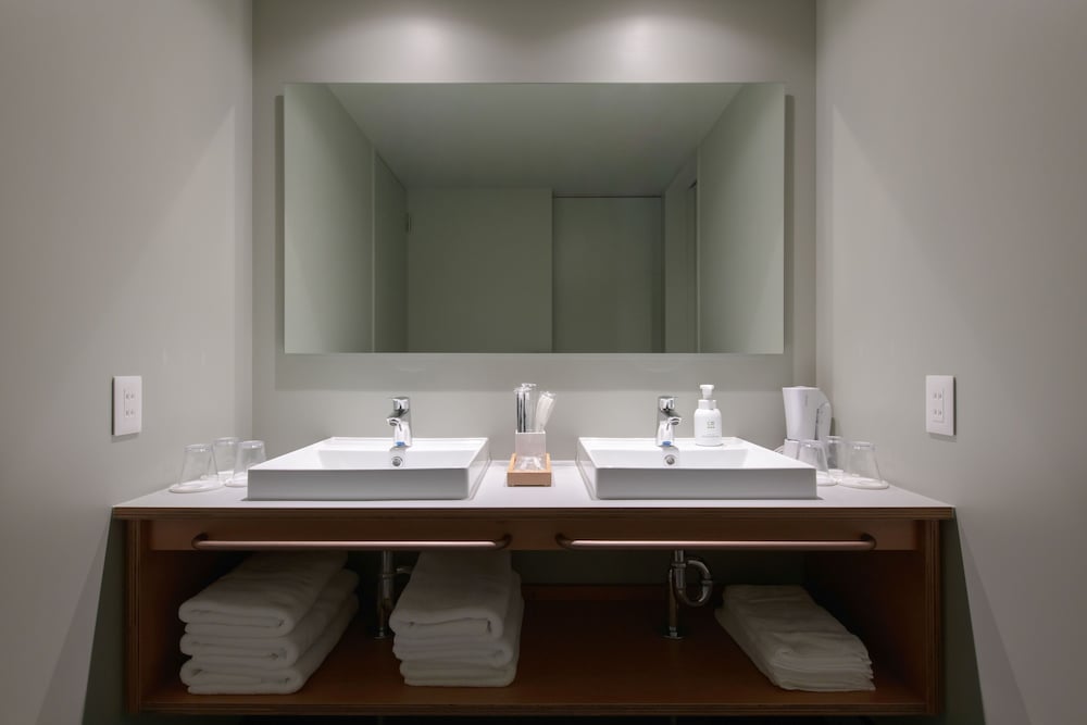 Moderate Bunk Group 客室2 | KAIKA 東京 by THE SHARE HOTELS