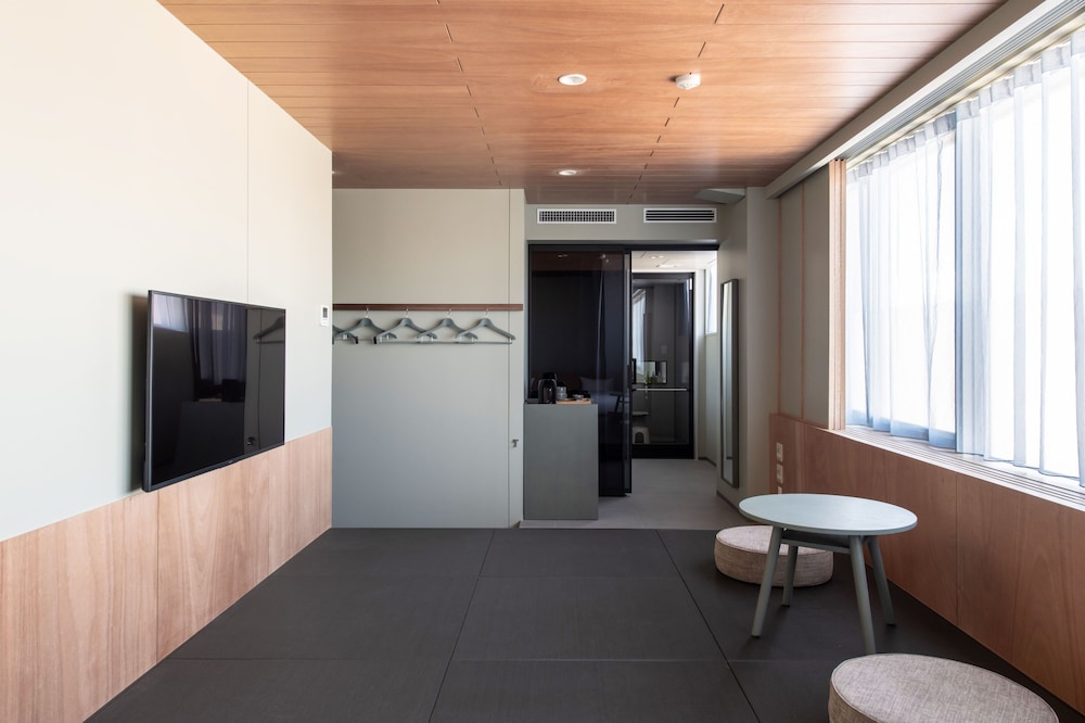 Superior with Japanese-style 客室1 | KAIKA 東京 by THE SHARE HOTELS
