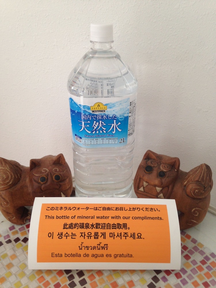 海の見えるハウス 客室内のダイニングエリア1 | Sesoko Terrace