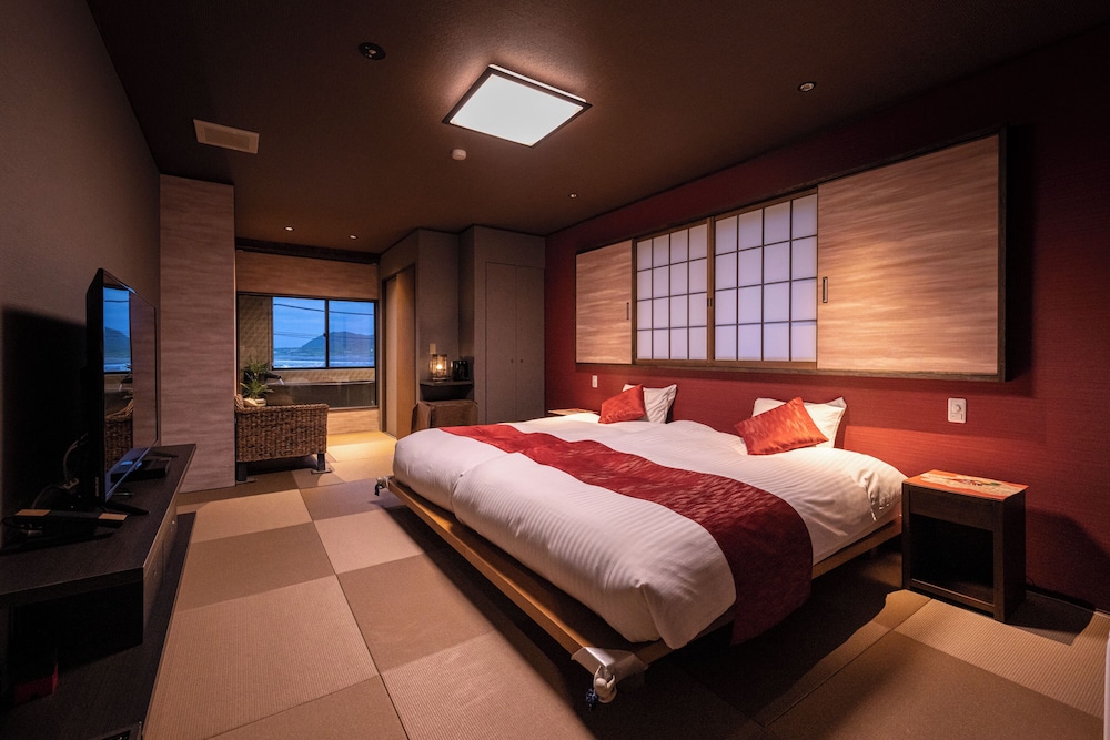 半露天風呂付き海側和洋室Aタイプ [瑠海・紅霞/201・205] 禁煙 | 清都旅館