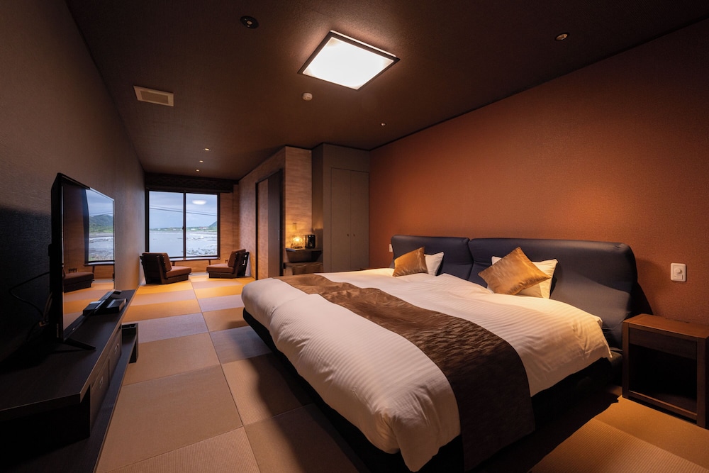 半露天風呂付き海側和洋室Bタイプ [藍空・茜雲/202・203] 禁煙 客室2 | 清都旅館