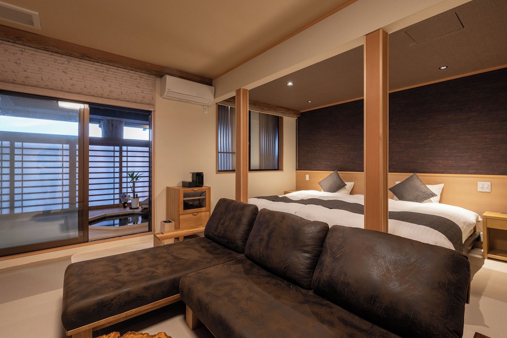 木のぬくもりが肌にやさしい露天風呂付和洋室 [汐音/101] 禁煙 客室1 | 清都旅館