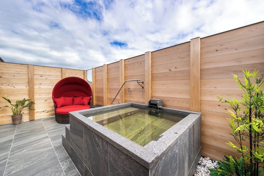 和室15畳+海を望む露天風呂 [花緑/206] 禁煙 バスルーム0 | 清都旅館