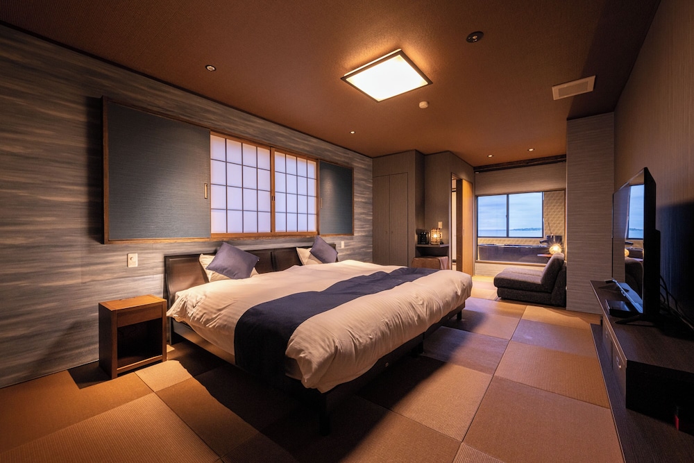半露天風呂付き海側和洋室Aタイプ [瑠海・紅霞/201・205] 禁煙 客室1 | 清都旅館