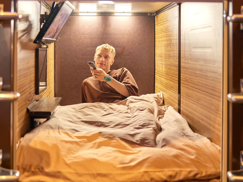 Capsule room Men only for 2 persons | 安心お宿 Woman&Man 名古屋栄店