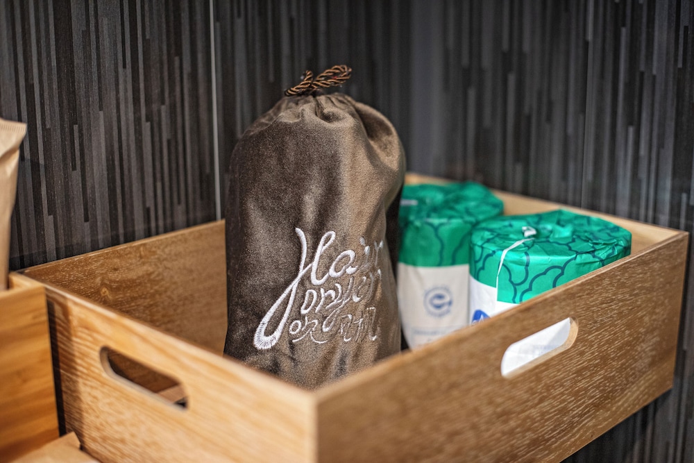 和風 デラックス ファミリールーム 客室の設備とサービス1 | 大阪港浮絵ホテル