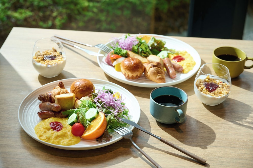 ツインルーム バルコニー付 パークビュー 25㎡ 禁煙 3名料金以外はベッド2台(シャワーのみ) 朝食ビュッフェ0 | 梅小路ポテル京都