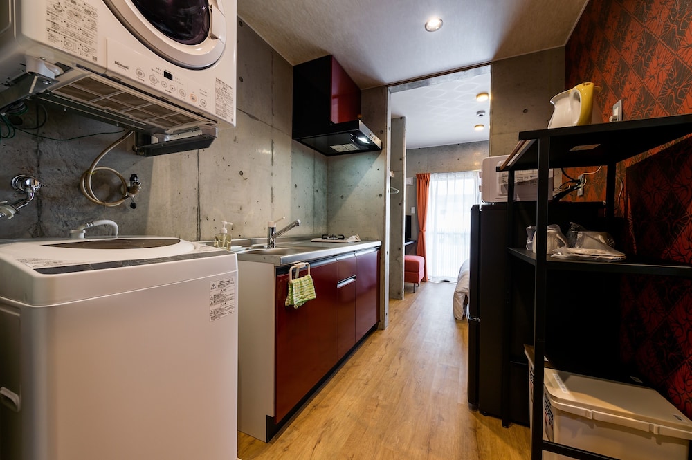 スタンダード ダブルルーム 専用キッチン1 | Little Island Okinawa 松山