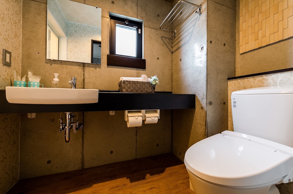 スタンダード ダブルルーム バスルーム0 | Little Island Okinawa 松山