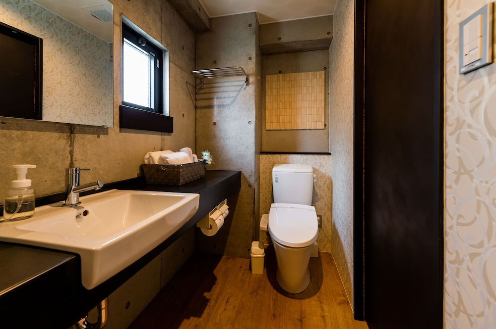 スタンダード ダブルルーム 客室4 | Little Island Okinawa 松山