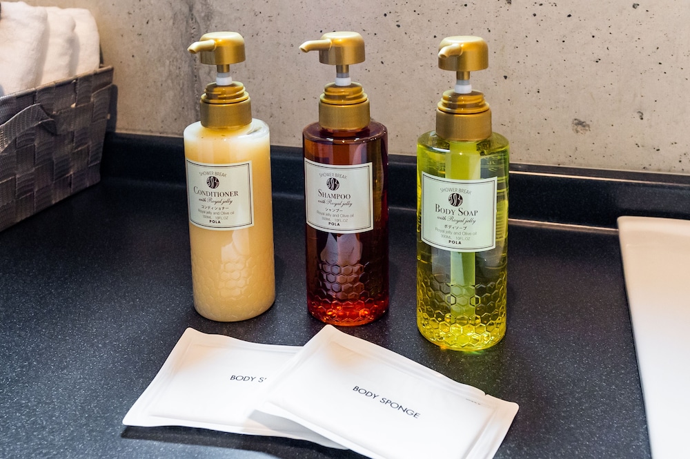 スタンダード ダブルルーム バスルーム1 | Little Island Okinawa 松山