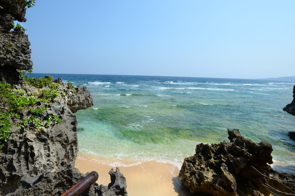 ファミリー コテージ ビーチ / オーシャン ビュー1 | Wisteria Ocean Nakijin