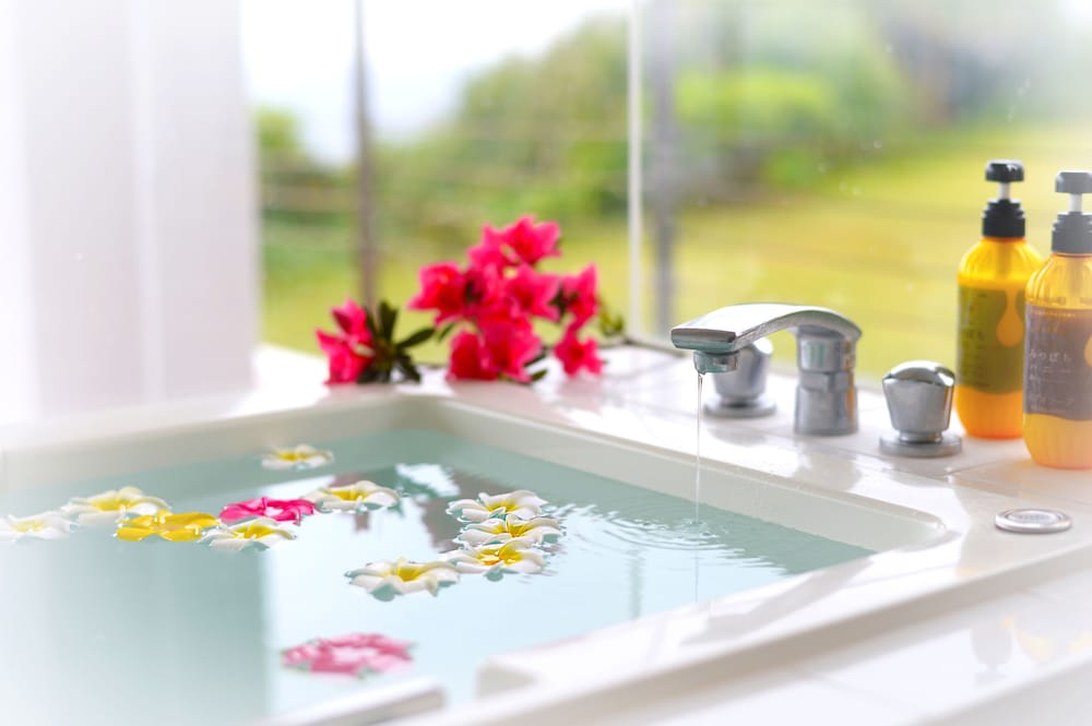 ファミリー コテージ バスルーム0 | Wisteria Ocean Nakijin