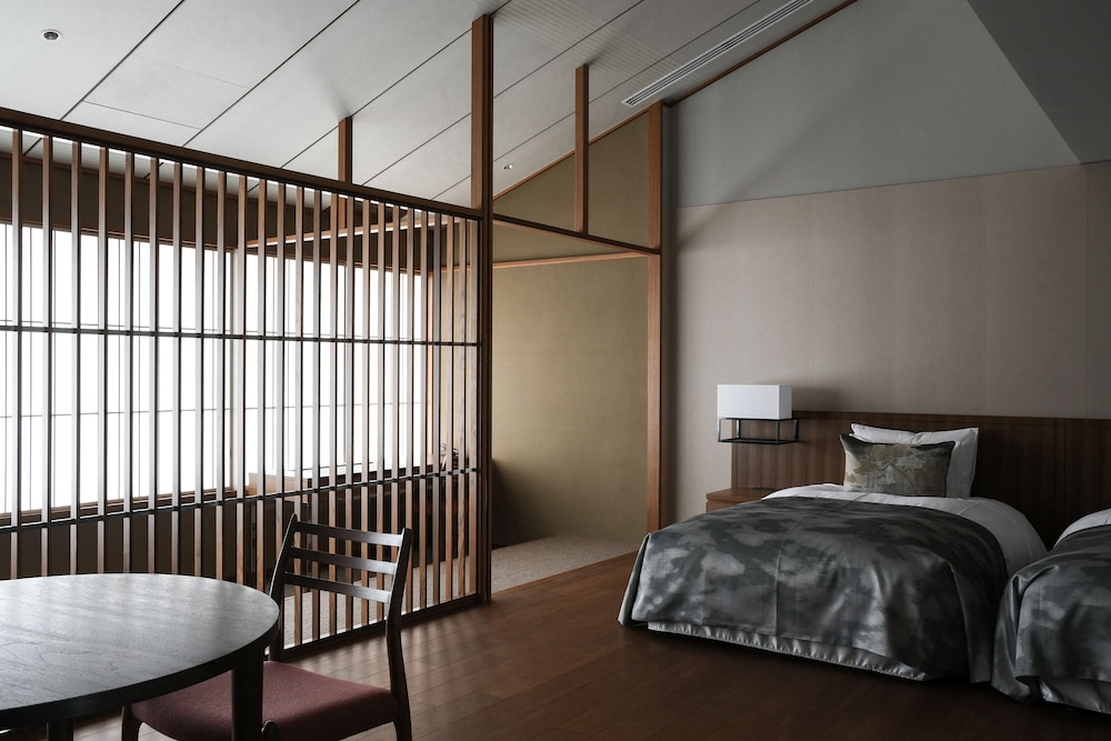 デラックスプレミア 客室4 | THE HIRAMATSU 京都