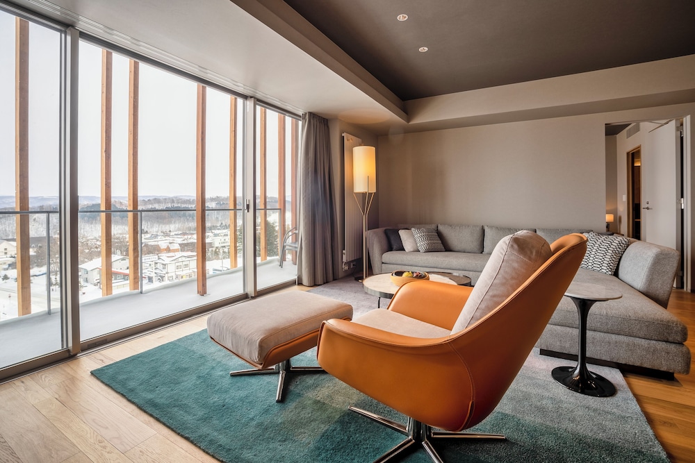 3 ベッドルーム ペントハウススイート リビング エリア6 | フェニックス富良野