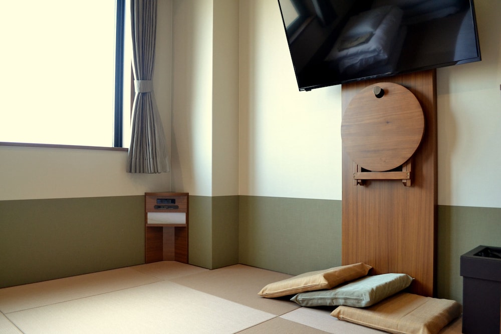 シティ トリプルルーム 喫煙可 リビング エリア1 | ホテル メルディア 四条河原町