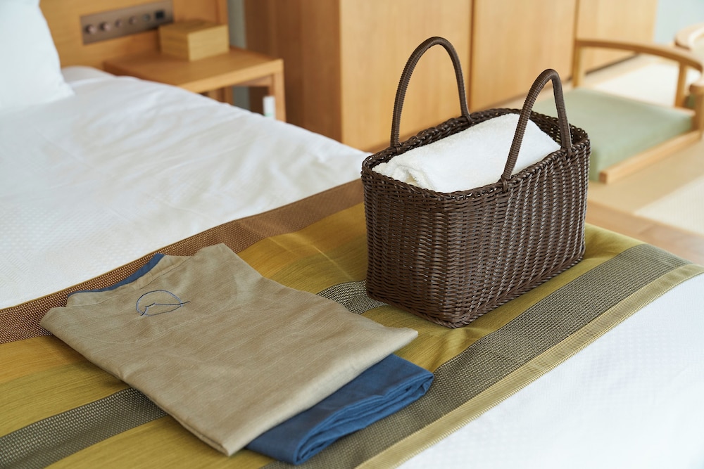 スーペリア コーナーダブル(シティビュー) 禁煙 客室1 | 富士山三島東急ホテル