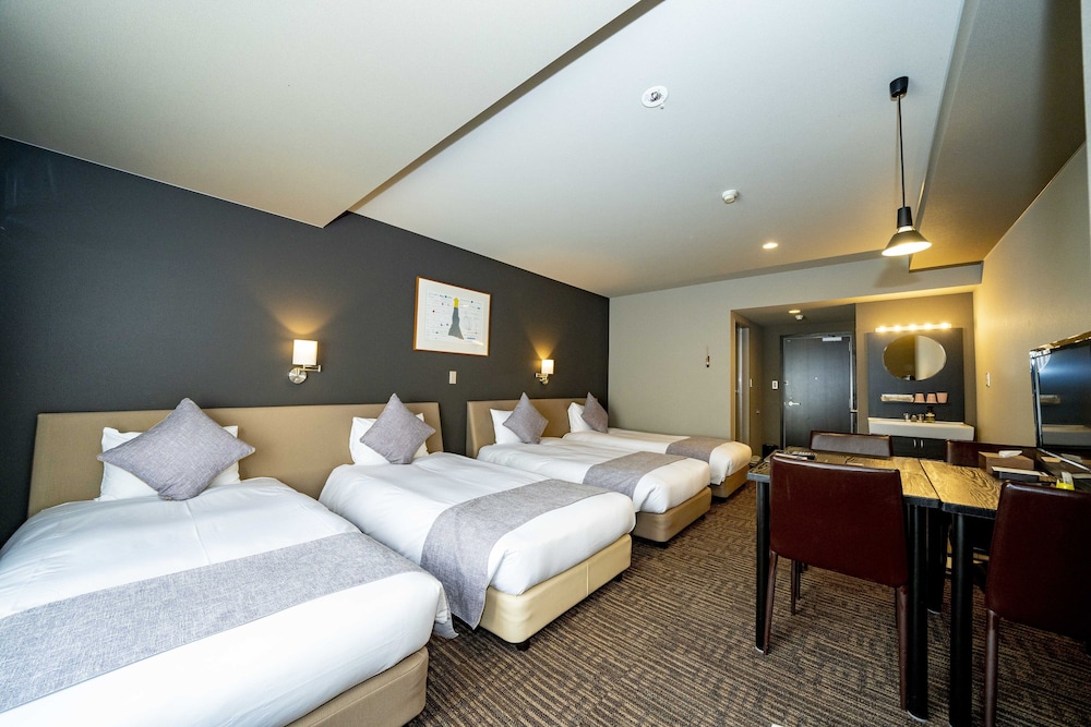 ベーシック 4 人部屋 禁煙 客室2 | ソラ ホテル 軽井沢 アウトレット