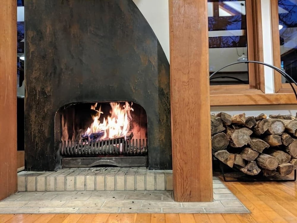 カビーハウス 共用バスルーム リビング エリア1 | THE JOINT Hakuba