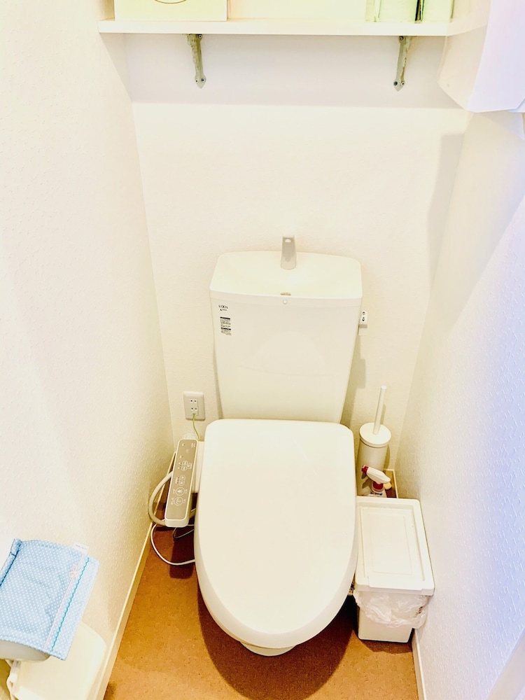 新館 201 or 202 バスルーム1 | ゲストハウス池太