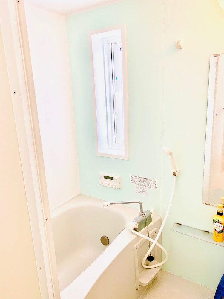 新館 201 or 202 バスルーム0 | ゲストハウス池太