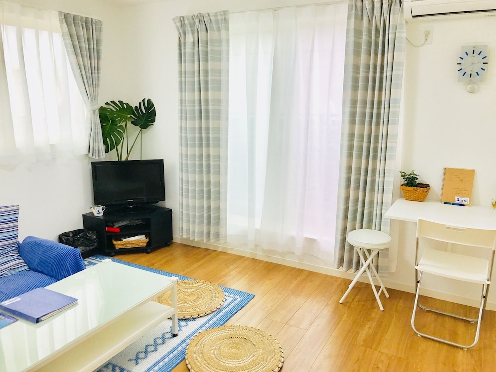 新館 201 or 202 リビングルーム0 | ゲストハウス池太