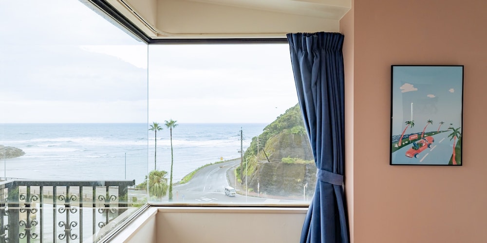 スタンダード ダブルルーム 禁煙 シービュー 客室11 | ホテルシーズン日南