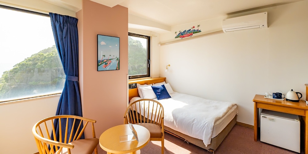 スタンダード ダブルルーム 禁煙 シービュー 客室10 | ホテルシーズン日南