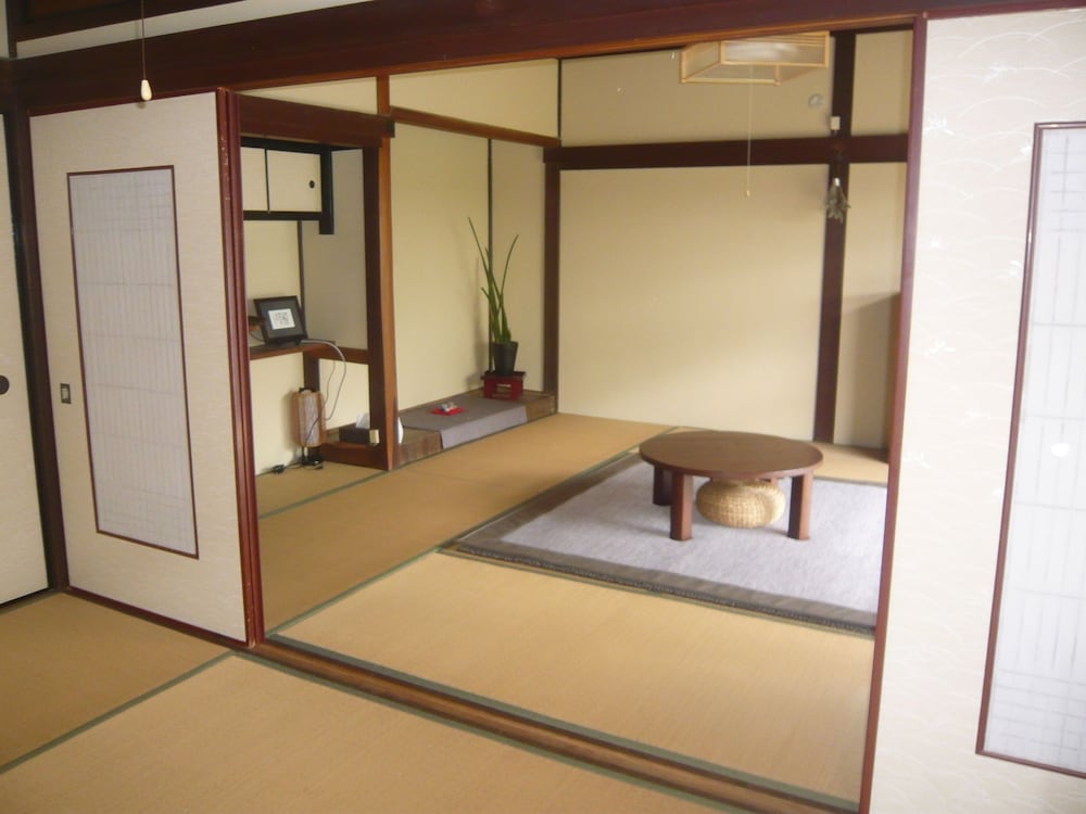 デラックス ファミリールーム 客室1 | 北峯山 杌庵