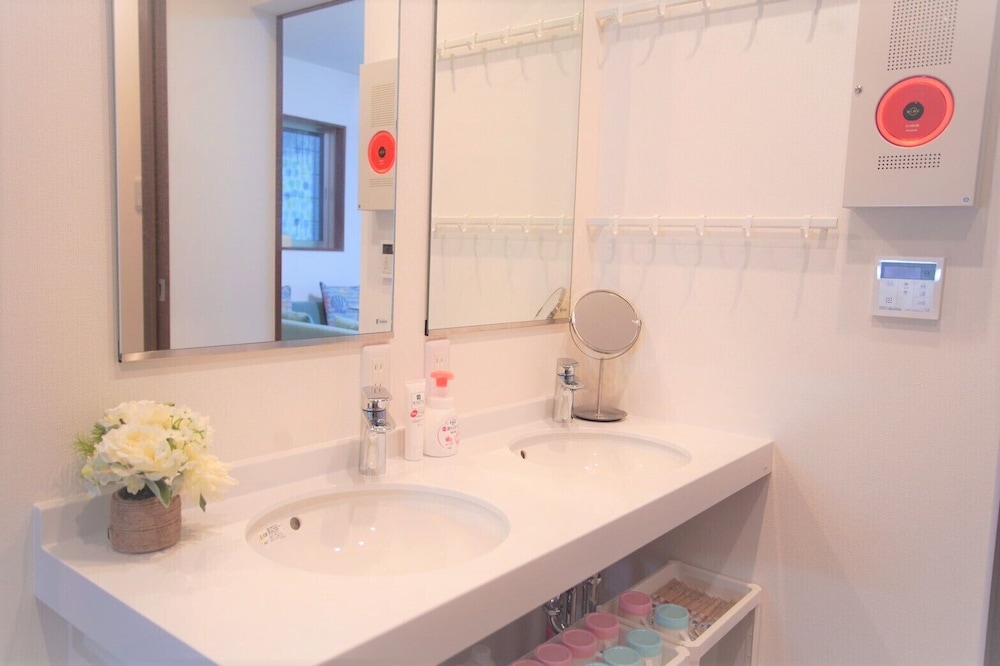 一棟貸し バスルームのシンク0 | SC1 Kaikanoyado