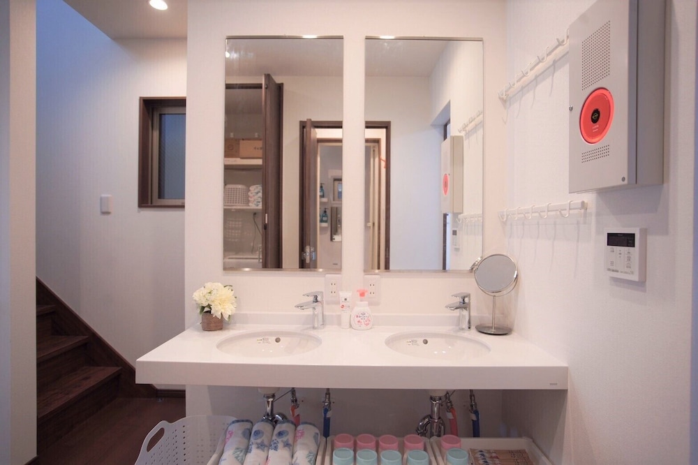 一棟貸し バスルームのシンク1 | SC1 Kaikanoyado