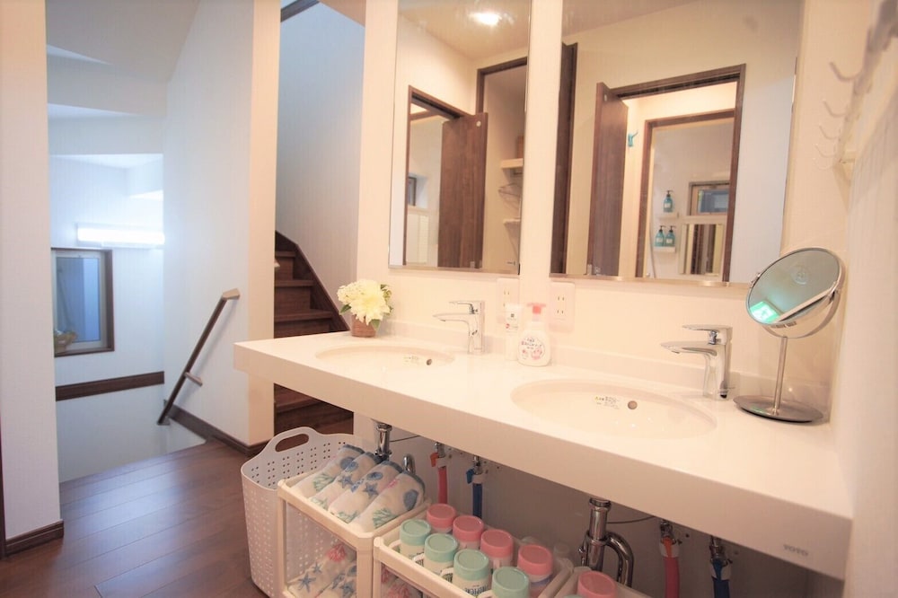 一棟貸し バスルームのシンク2 | SC1 Kaikanoyado