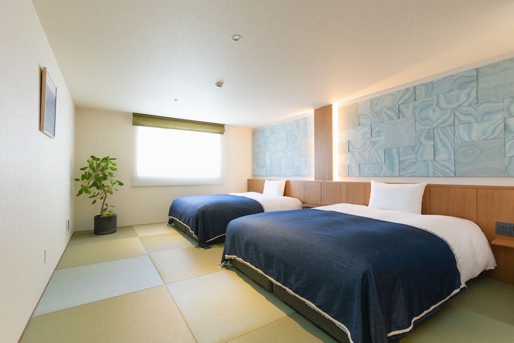 畳付きツインスイートルーム 客室1 | NAGI Kurashiki Hotel & Lounge
