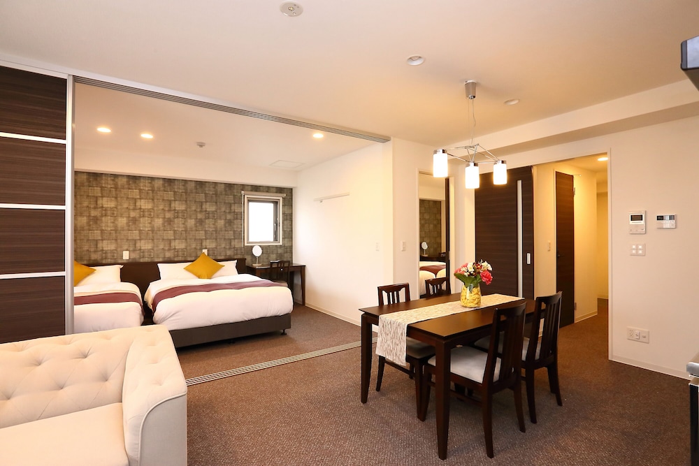 ジュニア スイート 客室3 | Marina Sunrise Osaka Bay