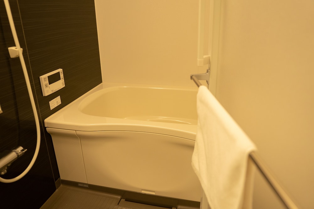 デラックス ツインルーム バスルーム2 | Marina Sunrise Osaka Bay