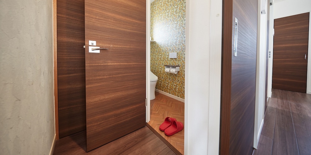 Rekibu5　デラックス ハウス 3 ベッドルーム（2階建） バスルーム0 | 古宇利 side village Rekibu