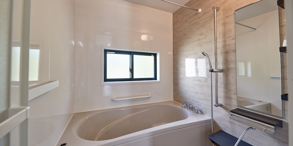 Rekibu2　デザイン ハウス 2 ベッドルーム バスルーム1 | 古宇利 side village Rekibu