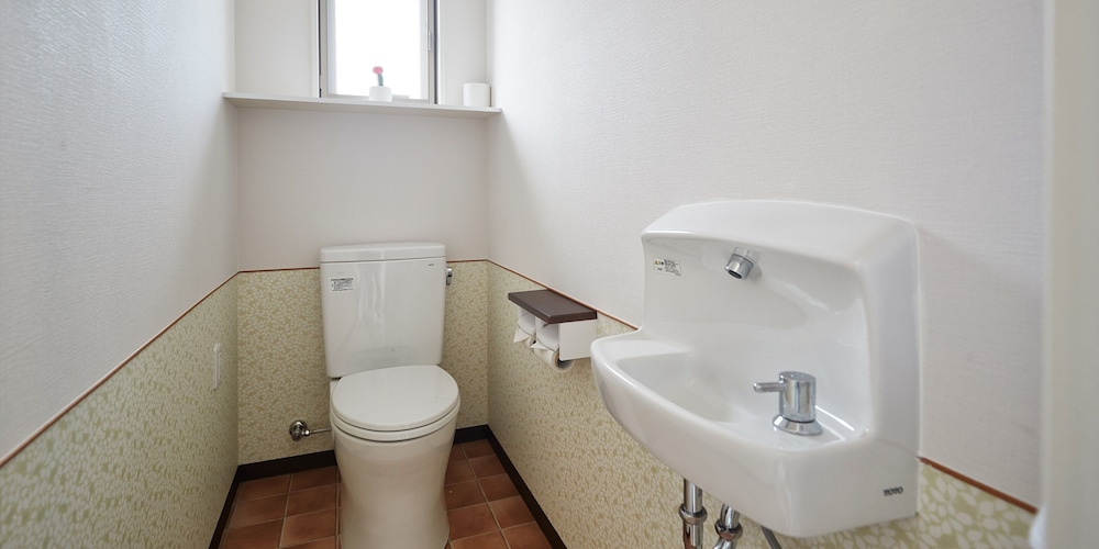 Rekibu5　デラックス ハウス 3 ベッドルーム（2階建） バスルーム4 | 古宇利 side village Rekibu