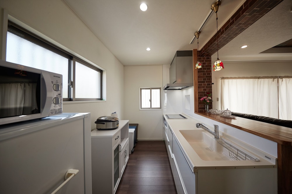 Rekibu5　デラックス ハウス 3 ベッドルーム（2階建） 専用キッチン0 | 古宇利 side village Rekibu