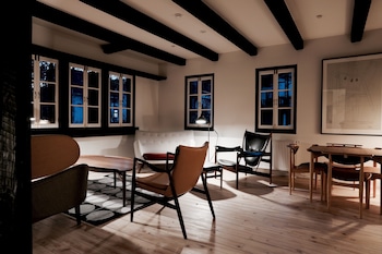 HOUSE OF FINN JUHL HAKUBA