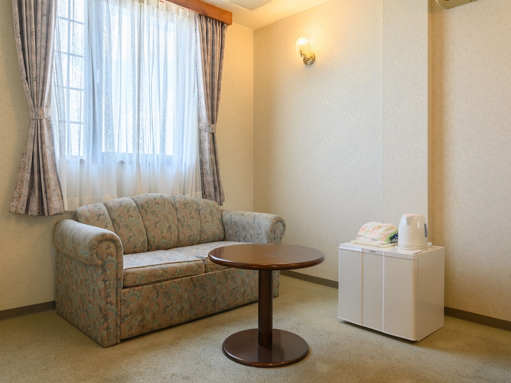 ツインルーム 喫煙可 客室4 | Tabist ステーションホテル磯部 伊勢志摩