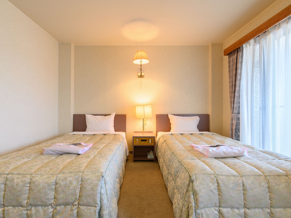 ツインルーム 喫煙可 客室2 | Tabist ステーションホテル磯部 伊勢志摩